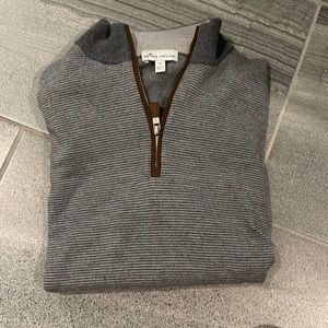 Peter Millar half zip long sleeve in grey and size: Medium. Only worn twice.